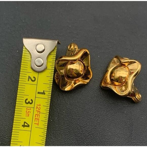 Vintage Monet Gold Tone Clip on Earrings Costume - Picture 5 of 5